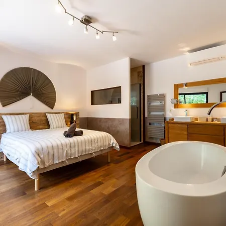 L'eden - Maison D'architecte Dans Les Arbres & Piscine *